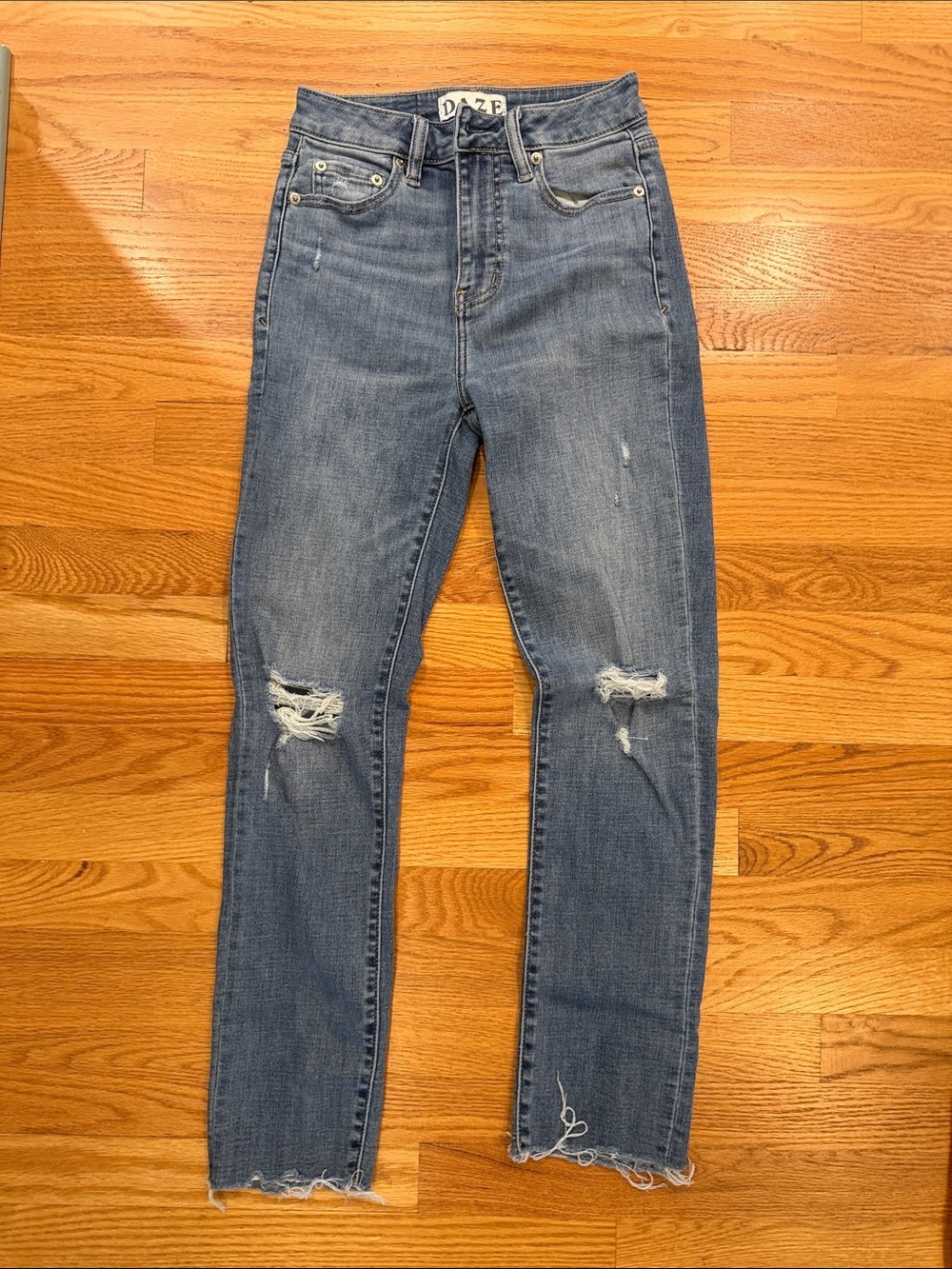 Daze Women's Straight-Leg Distressed Jeans in Medium Blue stretch